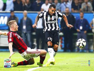 TEVEZ A TUTTOSPORT: “MI PIACE PARTICOLARMENTE SEGNARE AL MILAN PERCHE’…”